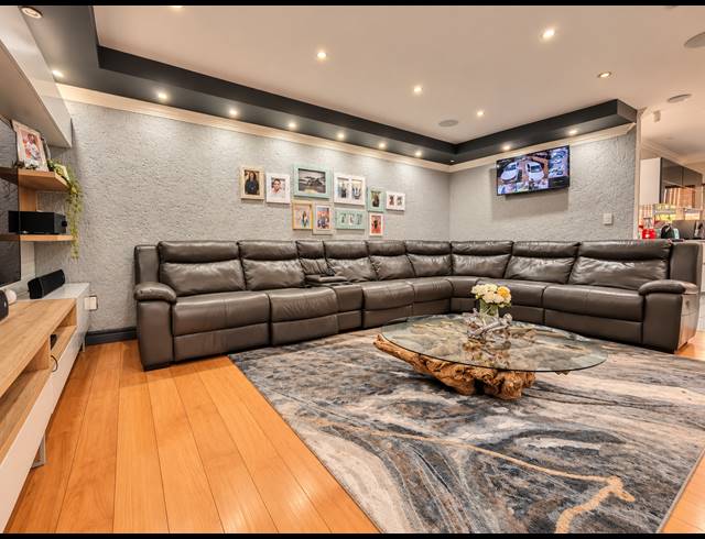3 BEDROOM TOWNHOUSE FOR SALE IN VANDERBIJLPARK SW 5
